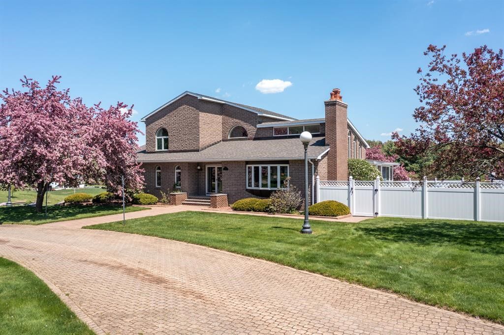 524 Wauregan Road, Brooklyn, CT 06234