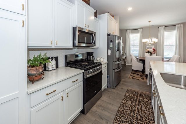 232 Summer Tanager Drive, Ravenel, SC 29470