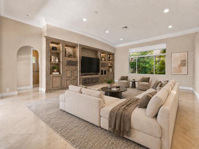2579 Mayfair Lane, Weston, FL 33327