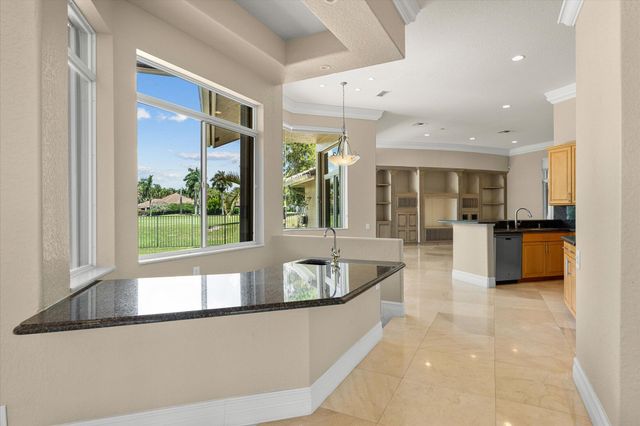 2579 Mayfair Lane, Weston, FL 33327