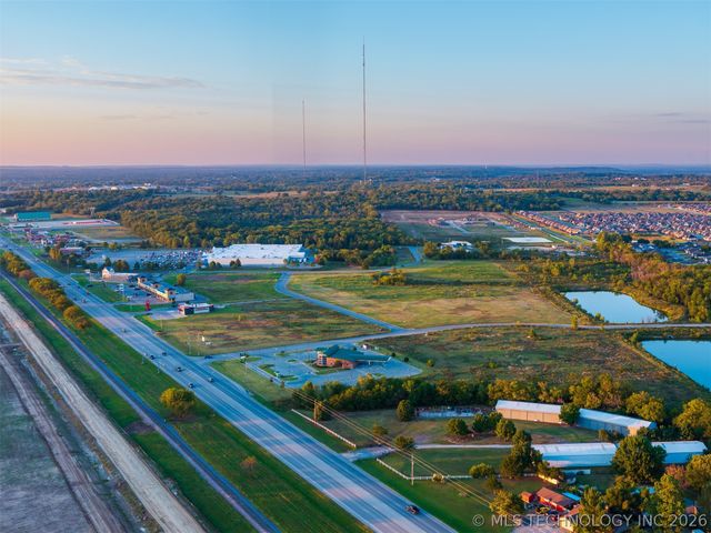 01 S 272nd East Avenue, Coweta, OK 74429