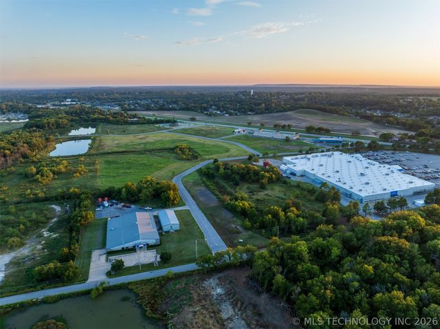 01 S 272nd East Avenue, Coweta, OK 74429