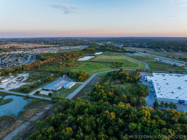 01 S 272nd East Avenue, Coweta, OK 74429