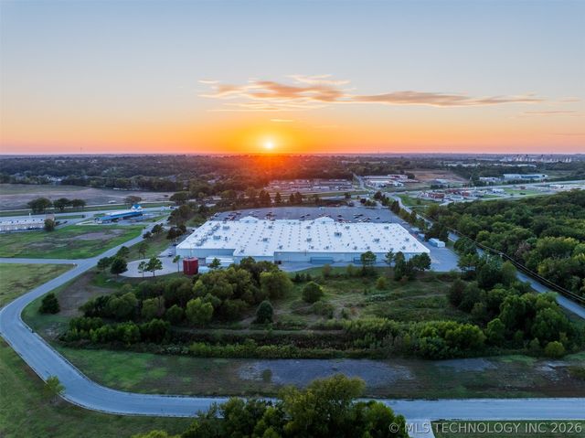 01 S 272nd East Avenue, Coweta, OK 74429