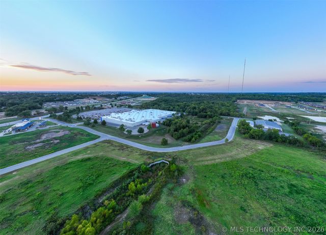 01 S 272nd East Avenue, Coweta, OK 74429