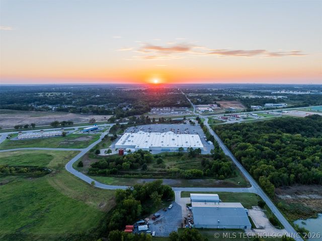 01 S 272nd East Avenue, Coweta, OK 74429