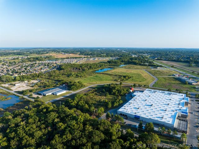 01 S 272nd East Avenue, Coweta, OK 74429