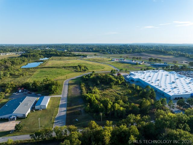 01 S 272nd East Avenue, Coweta, OK 74429