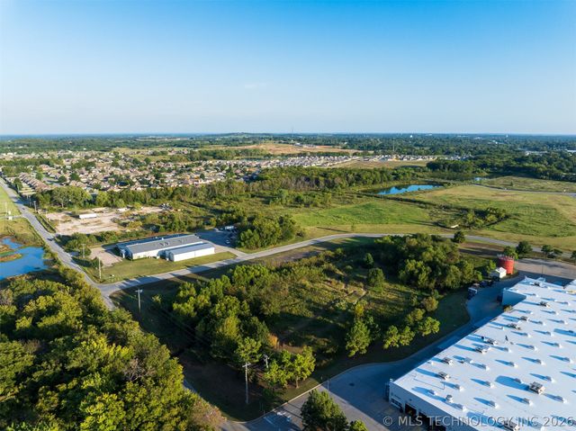 01 S 272nd East Avenue, Coweta, OK 74429