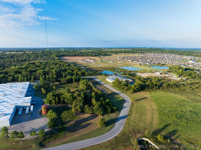 01 S 272nd East Avenue, Coweta, OK 74429