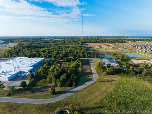 01 S 272nd East Avenue, Coweta, OK 74429