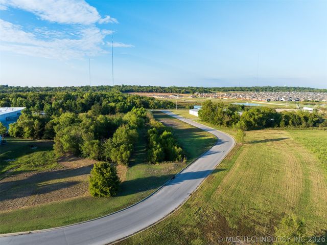 01 S 272nd East Avenue, Coweta, OK 74429