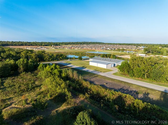 01 S 272nd East Avenue, Coweta, OK 74429