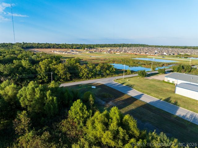 01 S 272nd East Avenue, Coweta, OK 74429