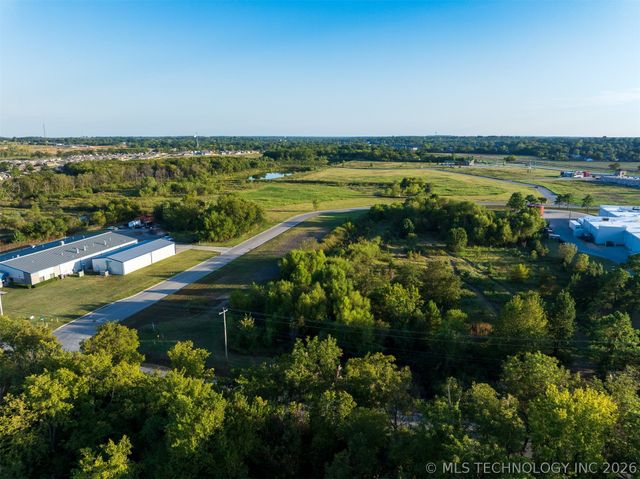 01 S 272nd East Avenue, Coweta, OK 74429