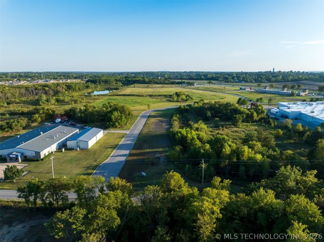 01 S 272nd East Avenue, Coweta, OK 74429