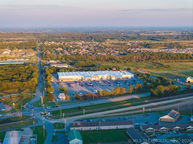 01 S 272nd East Avenue, Coweta, OK 74429