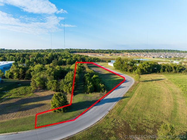 01 S 272nd East Avenue, Coweta, OK 74429