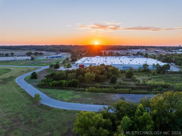 01 S 272nd East Avenue, Coweta, OK 74429