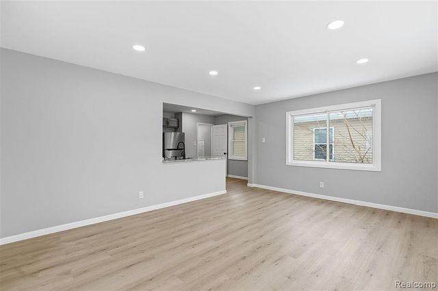 27550 Garfield Street, Roseville, MI 48066