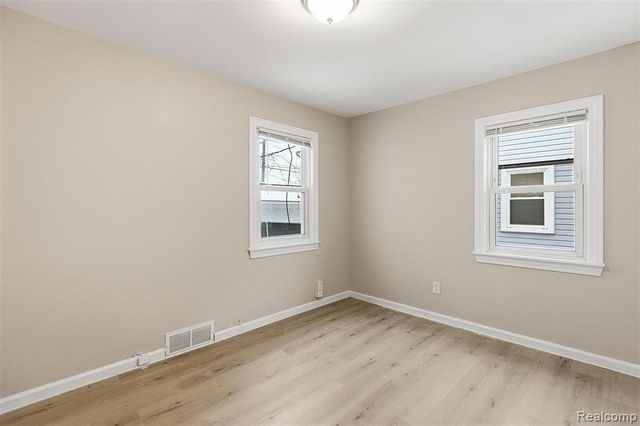 27550 Garfield Street, Roseville, MI 48066