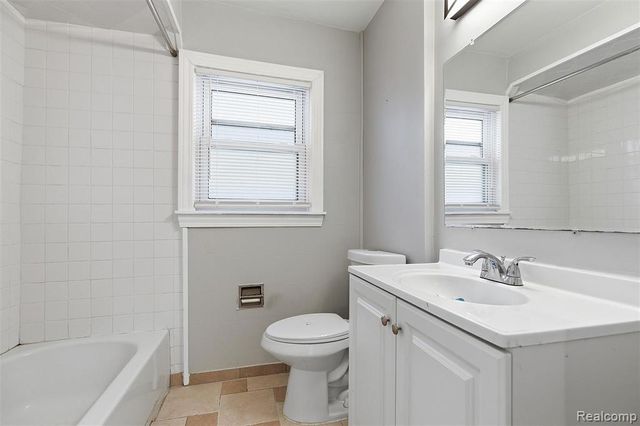 27550 Garfield Street, Roseville, MI 48066