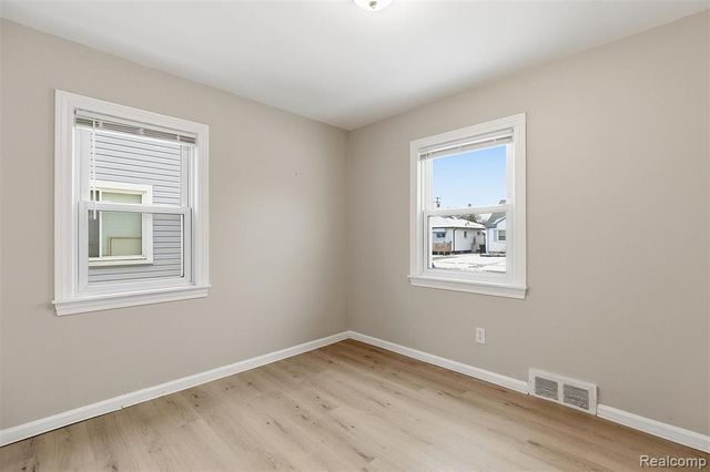 27550 Garfield Street, Roseville, MI 48066