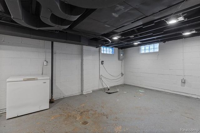 27550 Garfield Street, Roseville, MI 48066