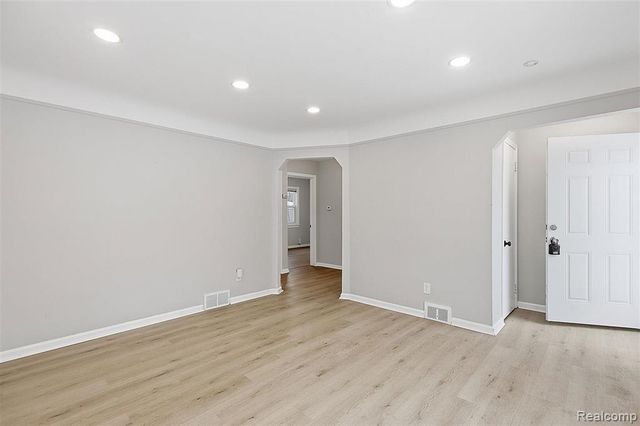 27550 Garfield Street, Roseville, MI 48066
