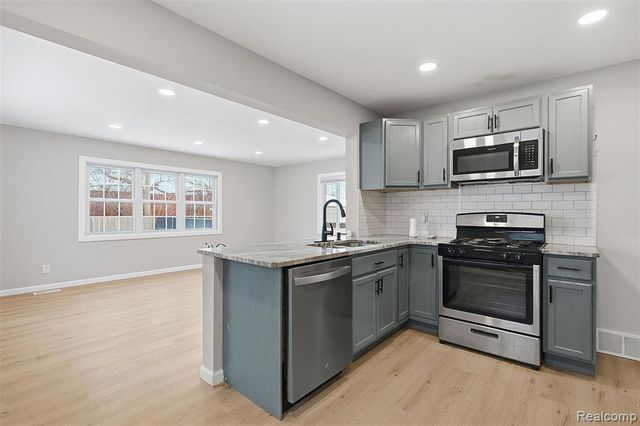 27550 Garfield Street, Roseville, MI 48066