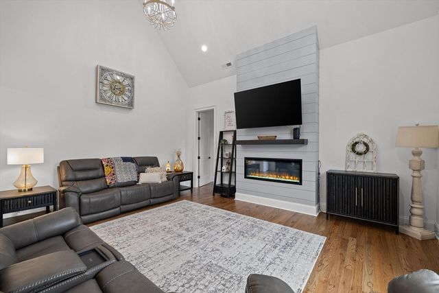 186 W Madison Street, Chatsworth, GA 30705