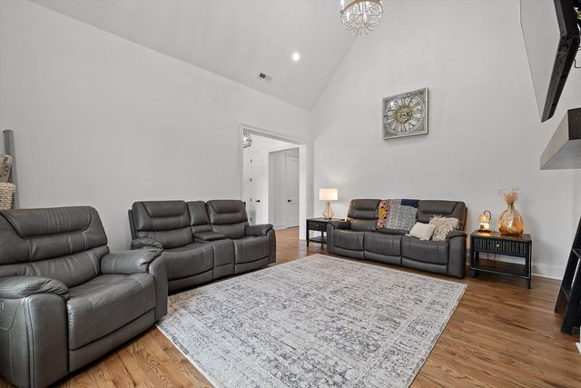 186 W Madison Street, Chatsworth, GA 30705