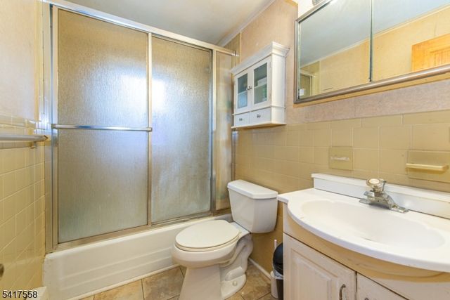 43 Bridge St, Ogdensburg Boro, NJ 07439