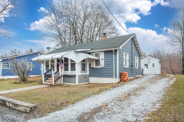 43 Bridge St, Ogdensburg Boro, NJ 07439