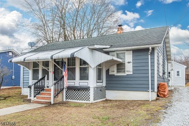 43 Bridge St, Ogdensburg Boro, NJ 07439