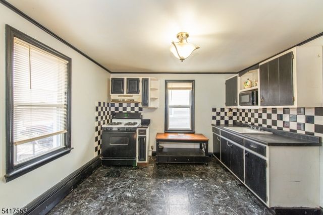 43 Bridge St, Ogdensburg Boro, NJ 07439