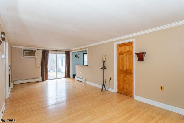 43 Bridge St, Ogdensburg Boro, NJ 07439