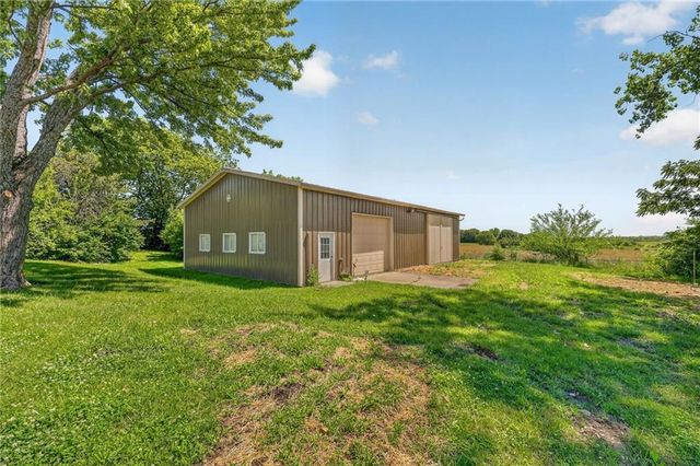 7743 SE Fred Evans Road, Lawson, MO 64062