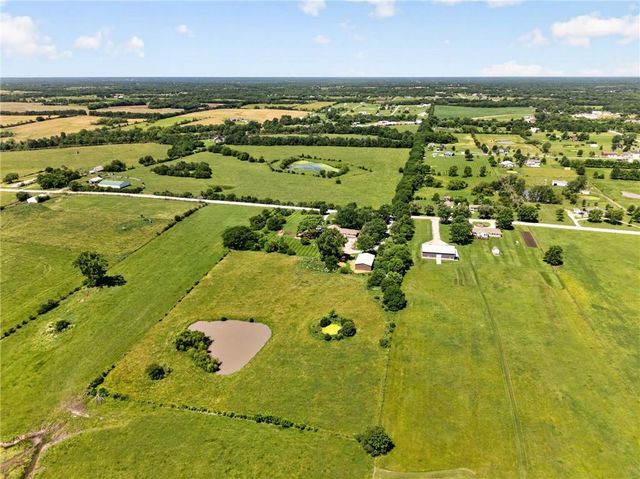 7743 SE Fred Evans Road, Lawson, MO 64062