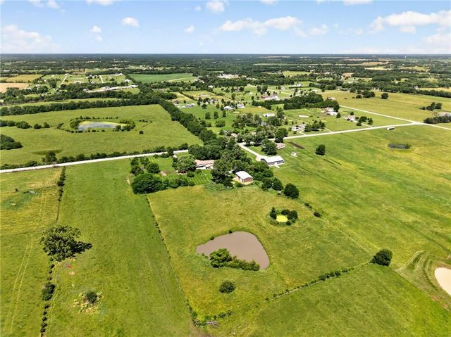 7743 SE Fred Evans Road, Lawson, MO 64062