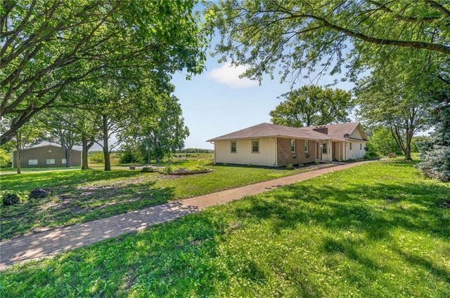 7743 SE Fred Evans Road, Lawson, MO 64062
