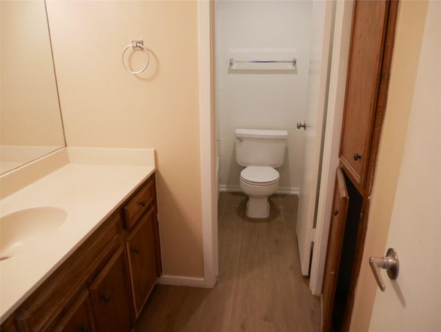 2005 Old West PL B, Round Rock, TX 78681