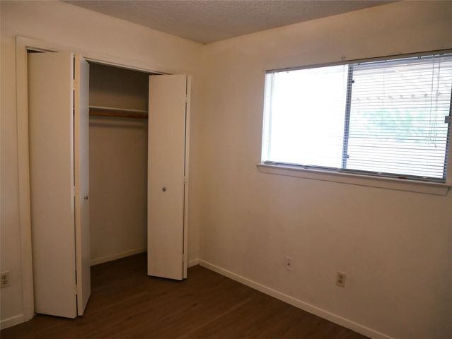 2005 Old West PL B, Round Rock, TX 78681