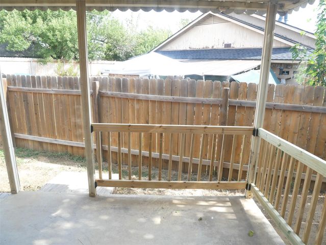 2005 Old West PL B, Round Rock, TX 78681