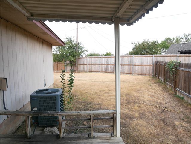 2005 Old West PL B, Round Rock, TX 78681
