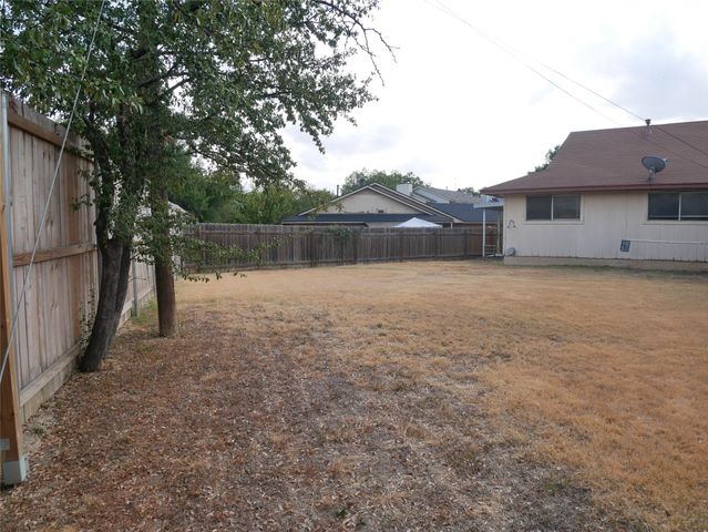 2005 Old West PL B, Round Rock, TX 78681