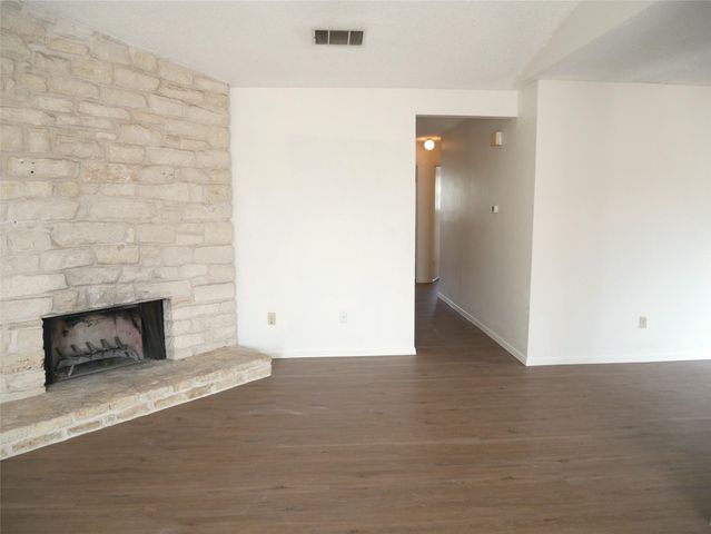 2005 Old West PL B, Round Rock, TX 78681