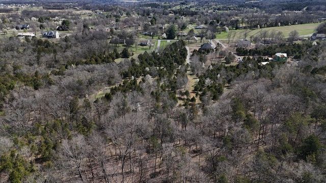 406A Harsh Ln, Castalian Springs, TN 37031