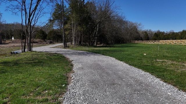 406A Harsh Ln, Castalian Springs, TN 37031