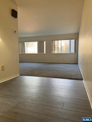 312 Pond Court, Twp Of Washington, NJ 07676